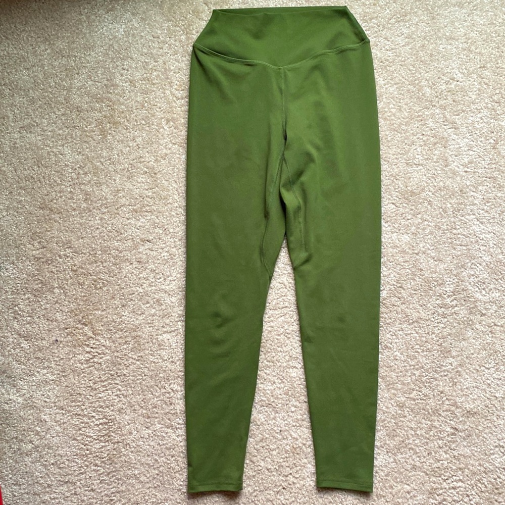 Balance Athletica Ascend Pants in Hunter Green. Size M.